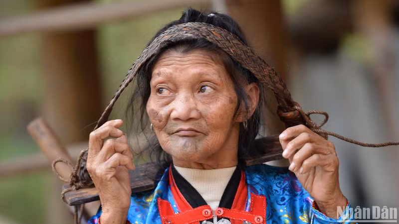 莱州莽族下巴刺青习俗的文化特色。