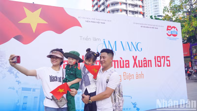 尽管天气炎热，但胡志明市的游客接待量依然居高不下。