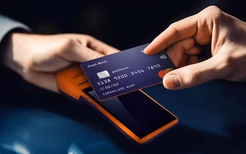 无现金交易被视为推动旅游服务活动快速、便捷进行的关键。 (图片来源：越通社)