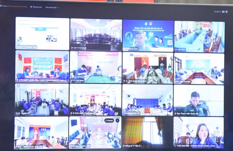 该活动设有500多个分会场，吸引数十万名干部和团员参加。