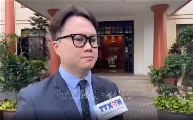 马来西亚槟城研究院研究员恩佐·沈洪俊。(图片来源:越通社) 马来西亚槟城研究院研究员恩佐·沈洪俊。(图片来源:越通社)