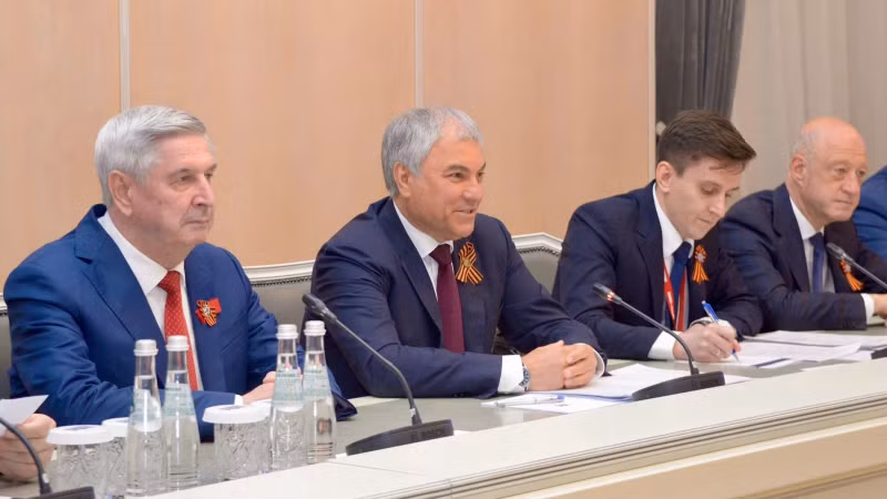 维亚切斯拉夫 ·维克多罗维奇· 沃洛金主席和俄罗斯代表团。