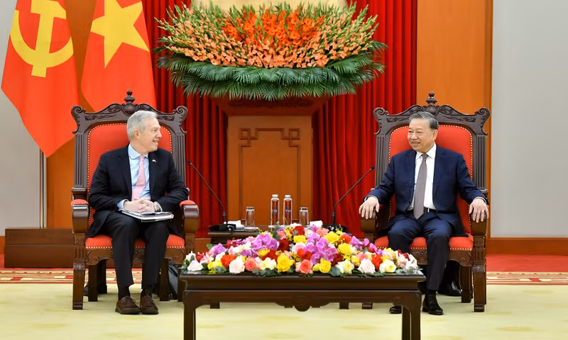 苏林总书记会见特德·奥修斯先生。