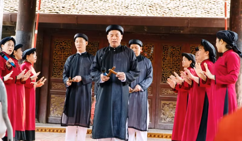 春曲表演活动。（图片来源：越通社）