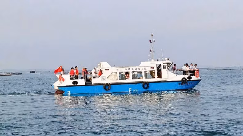 边境河流旅游体验项目有助于进一步深化芒街市与东兴市两地政府之间的全面合作与友好关系。