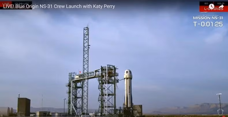 蓝色起源公司的新谢泼德号（New Shepard）在发射前准备就绪。