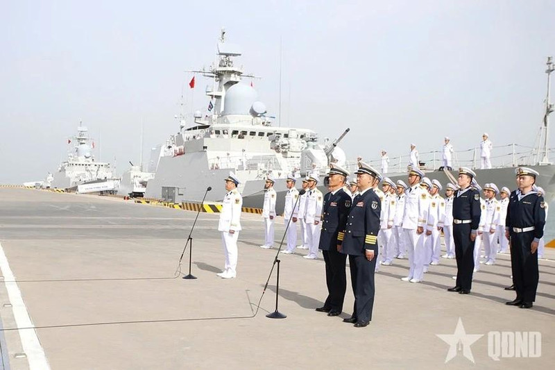 越南海军与中国海军在北部湾海域开展联合巡逻。（图片来源：越南人民军队报）