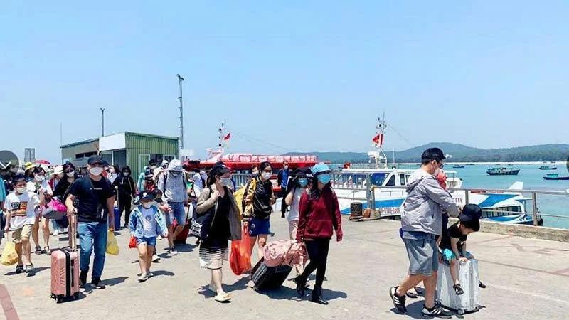 前往姑苏岛观光、体验的游客数量日益增长。