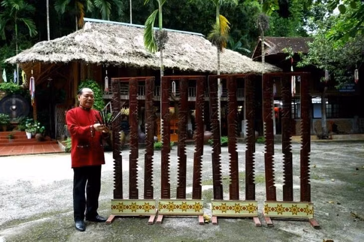 “堆历”是一套12张竹卡，上面刻有象征日期、月份和自然现象的符号。（图片来源：越南之声）