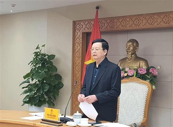 越南政府副总理、第七工作组组长梅文政主持会议。（图片来源：越通社）