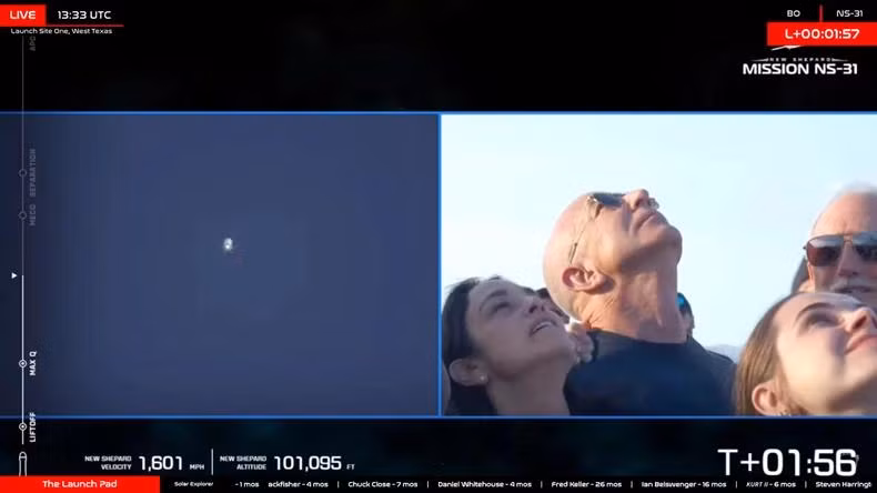 新谢泼德号在众多现场观众的注视下飞向太空。