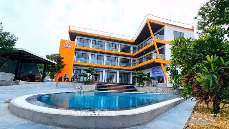 姑苏岛上的住宿设施日益现代化，以满足登岛游客的需求。