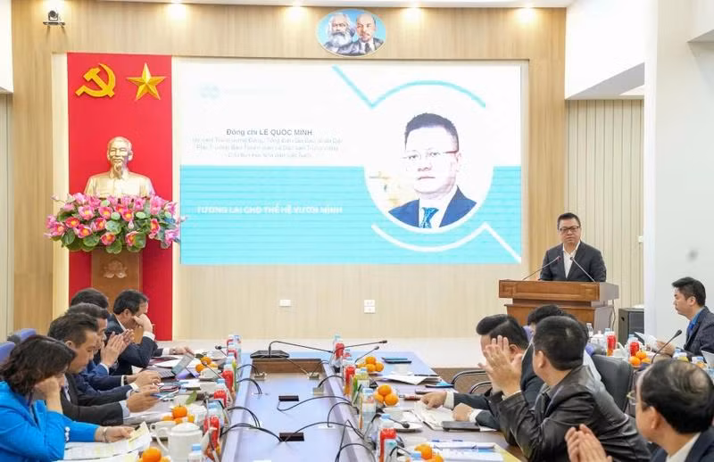 《人民报》社总编辑黎国明在研讨会上致辞。