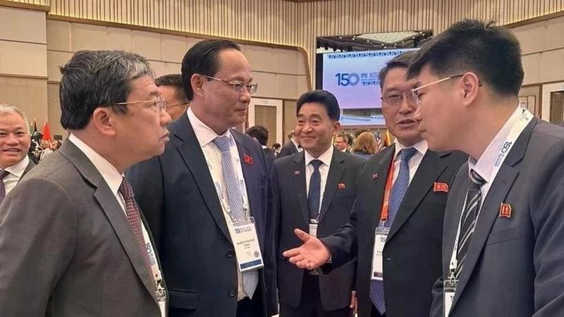 越南国会副主席陈光方会见朝鲜最高人民会议副委员长明庆仁。