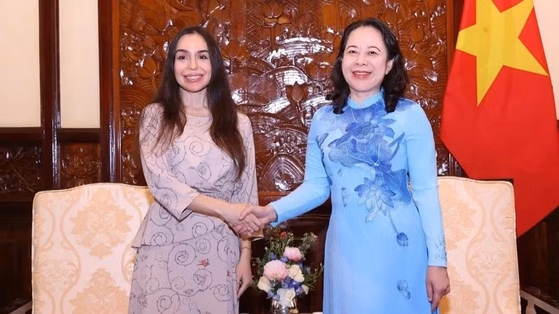 国家副主席武氏映春会见盖达尔·阿利耶夫基金会副主席莱拉·阿利耶娃。