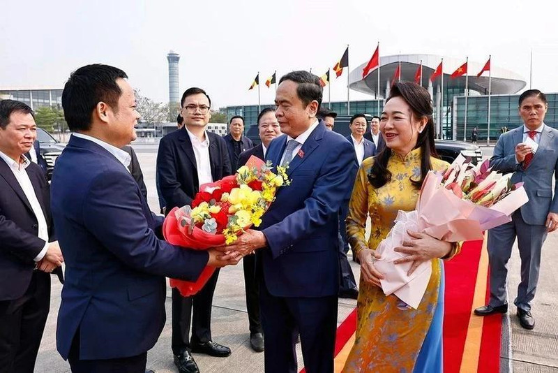 越南国会主席和夫人启程出席IPU第150届大会并对亚美尼亚和乌兹别克斯坦进行正式访问。
