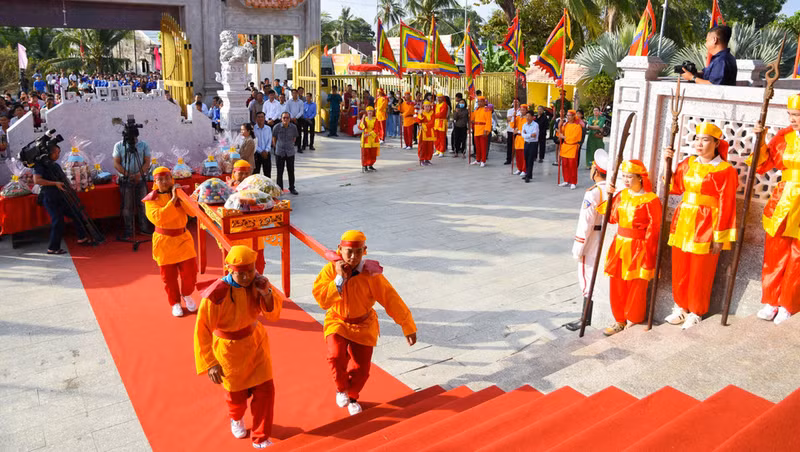 敬献给历代雄王的祭品均为当地具有代表性的特产。
