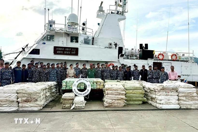 印度海岸警卫队在安达曼海从一艘缅甸渔船上查获了5.5吨甲基苯丙胺。（图片来源：越通社）