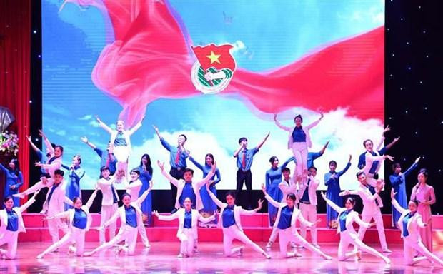 越老青年友好见面会开幕式文艺演出。