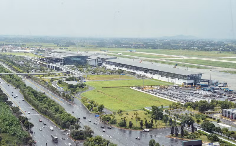 内排航空港一角。