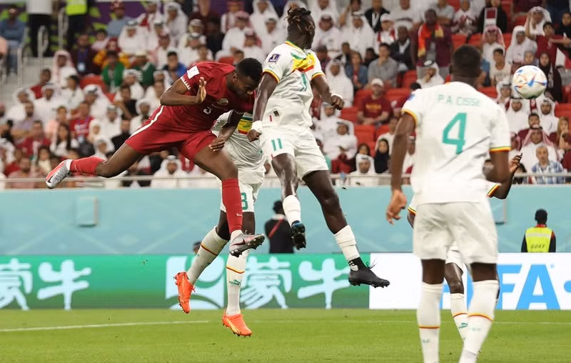 穆罕默德•蒙塔里头球破门。 穆罕默德•蒙塔里头球破门。