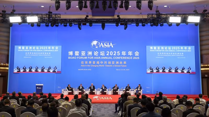 博鳌亚洲论坛2025年年会举行“高端对话：联合国未来峰会之后的全球治理”活动。（图片来源：新华社）