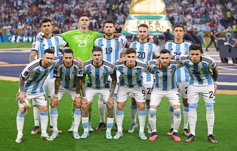 阿根廷队赛前合影。