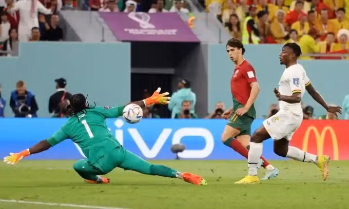 若昂•菲利克斯破门瞬间。 若昂•菲利克斯破门瞬间。