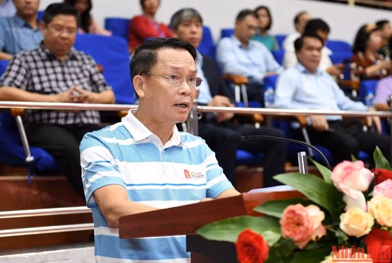 越南记协副主席、赛事组委会主任阮德利致开幕词。 越南记协副主席、赛事组委会主任阮德利致开幕词。