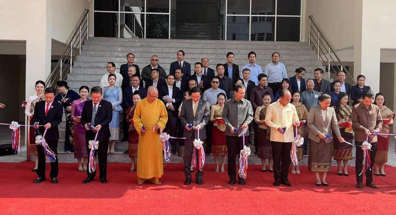 老挝中小型企业促进局办公楼交接仪式。