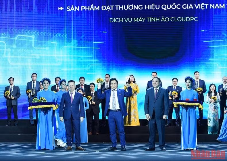 第八届越南“国家品牌”产品发布仪式。(陈海 摄) 第八届越南“国家品牌”产品发布仪式。(陈海 摄)