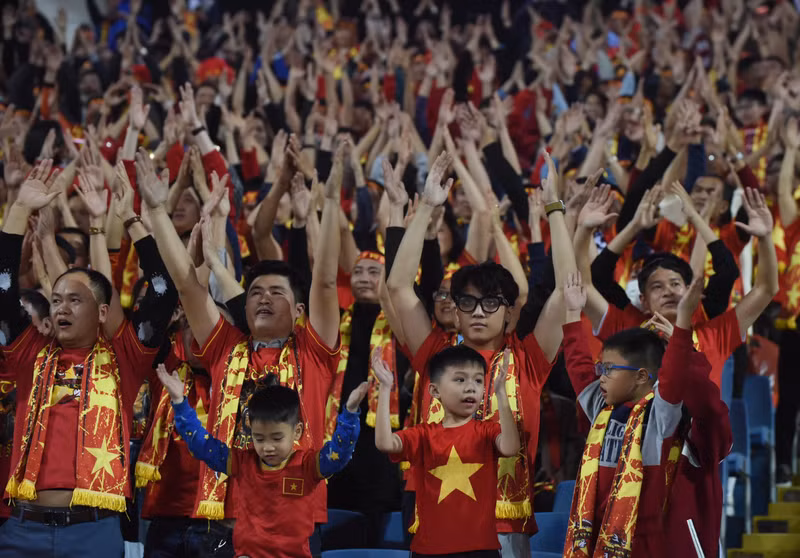 体育场上的气氛热闹非凡。