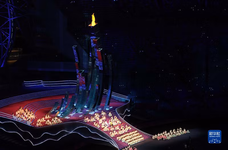 主火炬在闭幕式上缓缓熄灭。