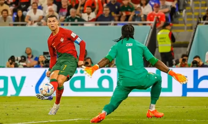 ，C罗突破后推射破门，但进球无效。