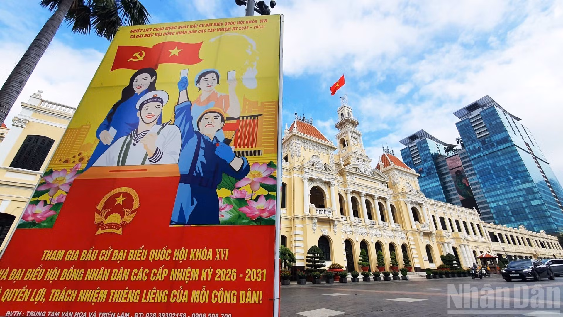 胡志明市在选举前夕张灯结彩，鲜花簇拥【组图】