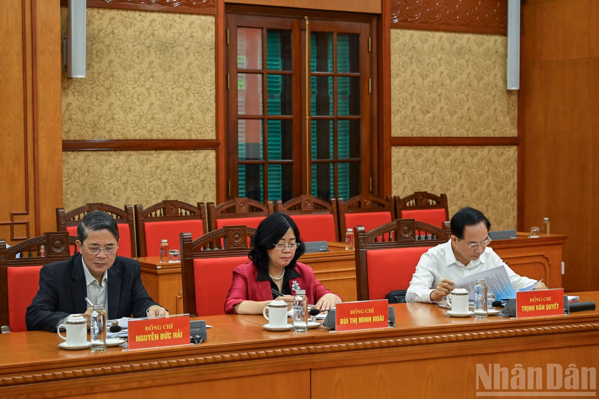 与会代表。