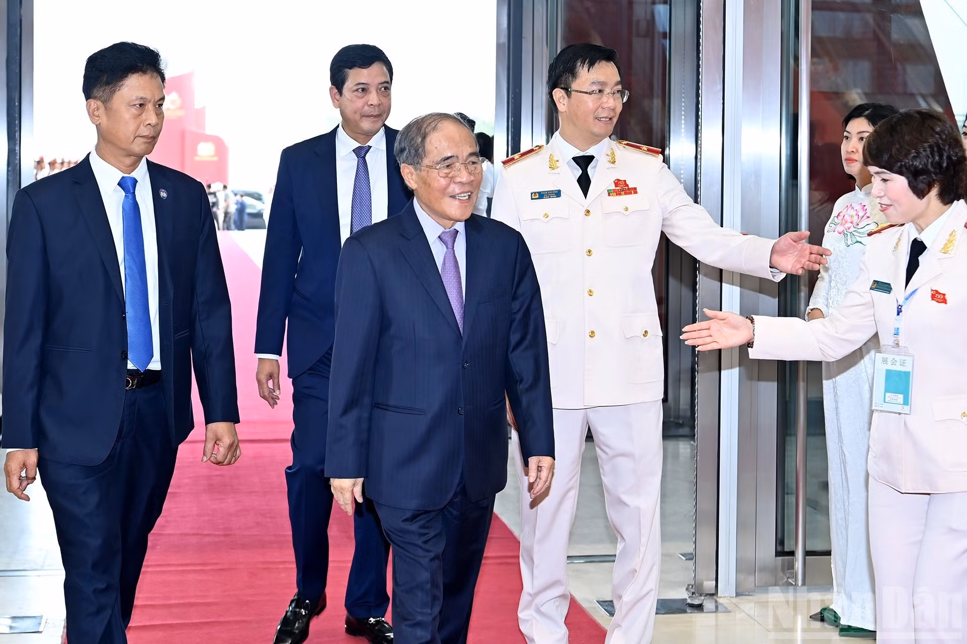 原国会主席阮胜雄出席仪式。