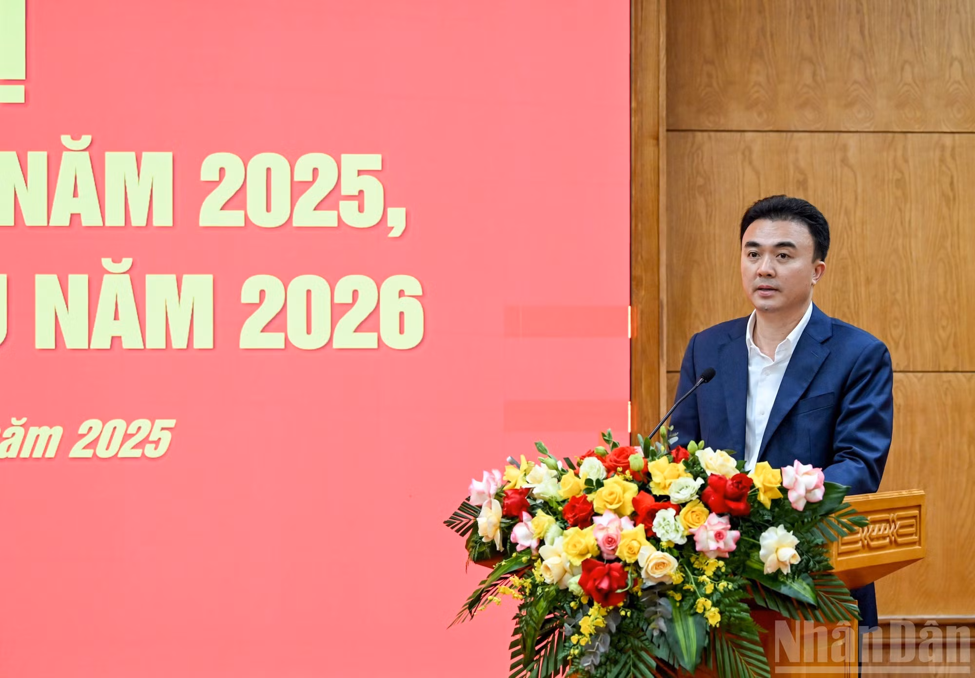 胡志明国家政治学院党委副书记张功得发表讲话。