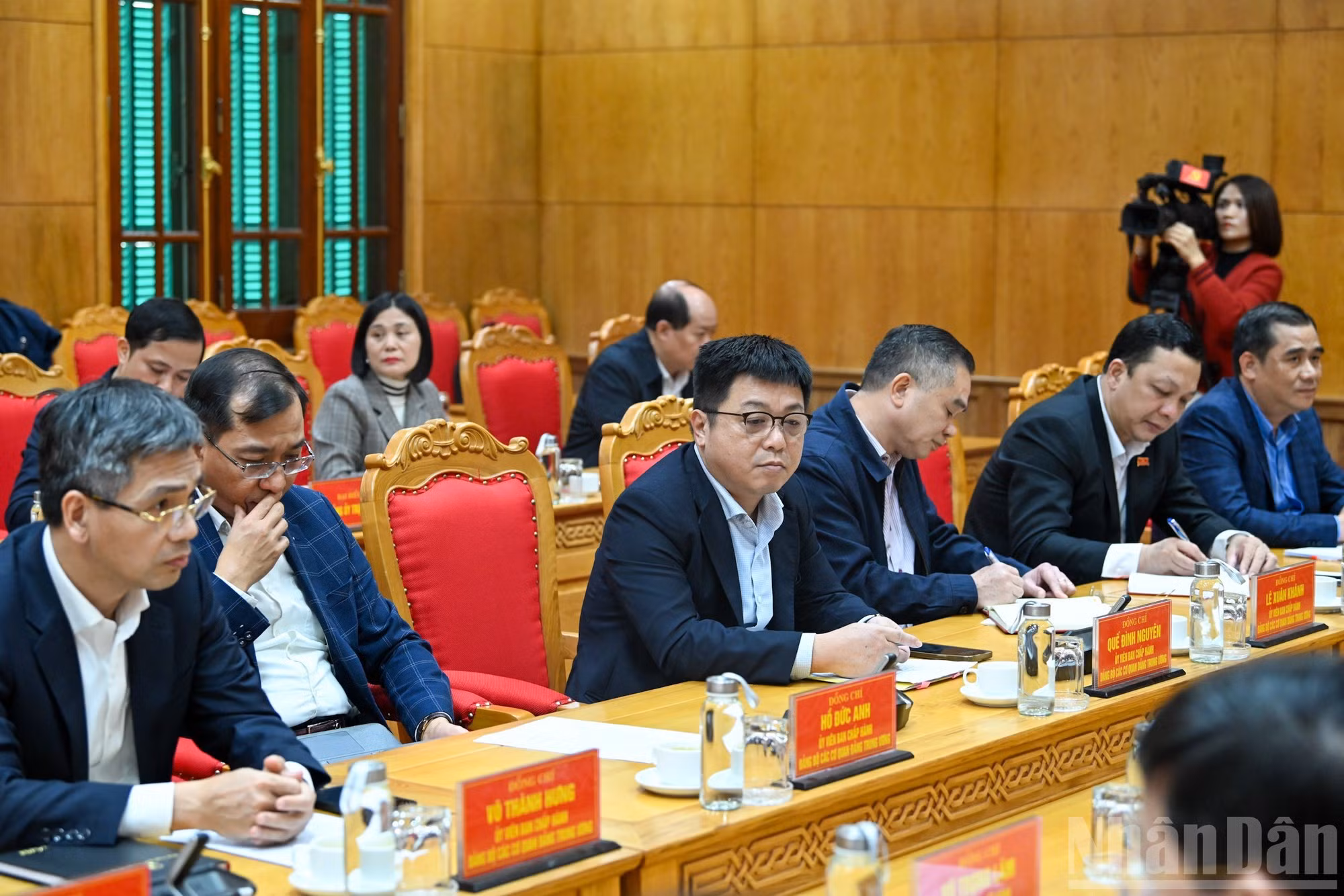 与会代表。