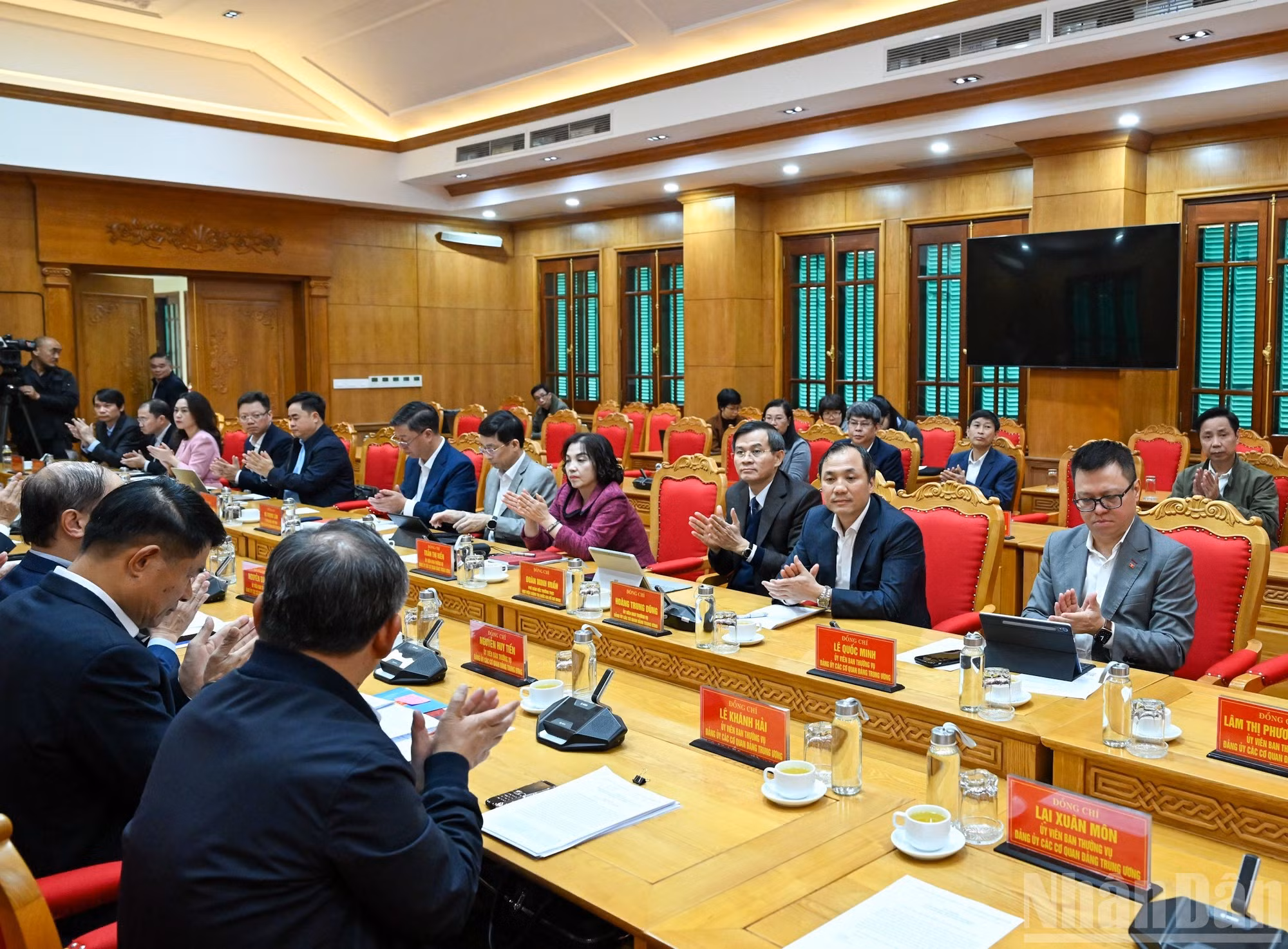 与会代表。