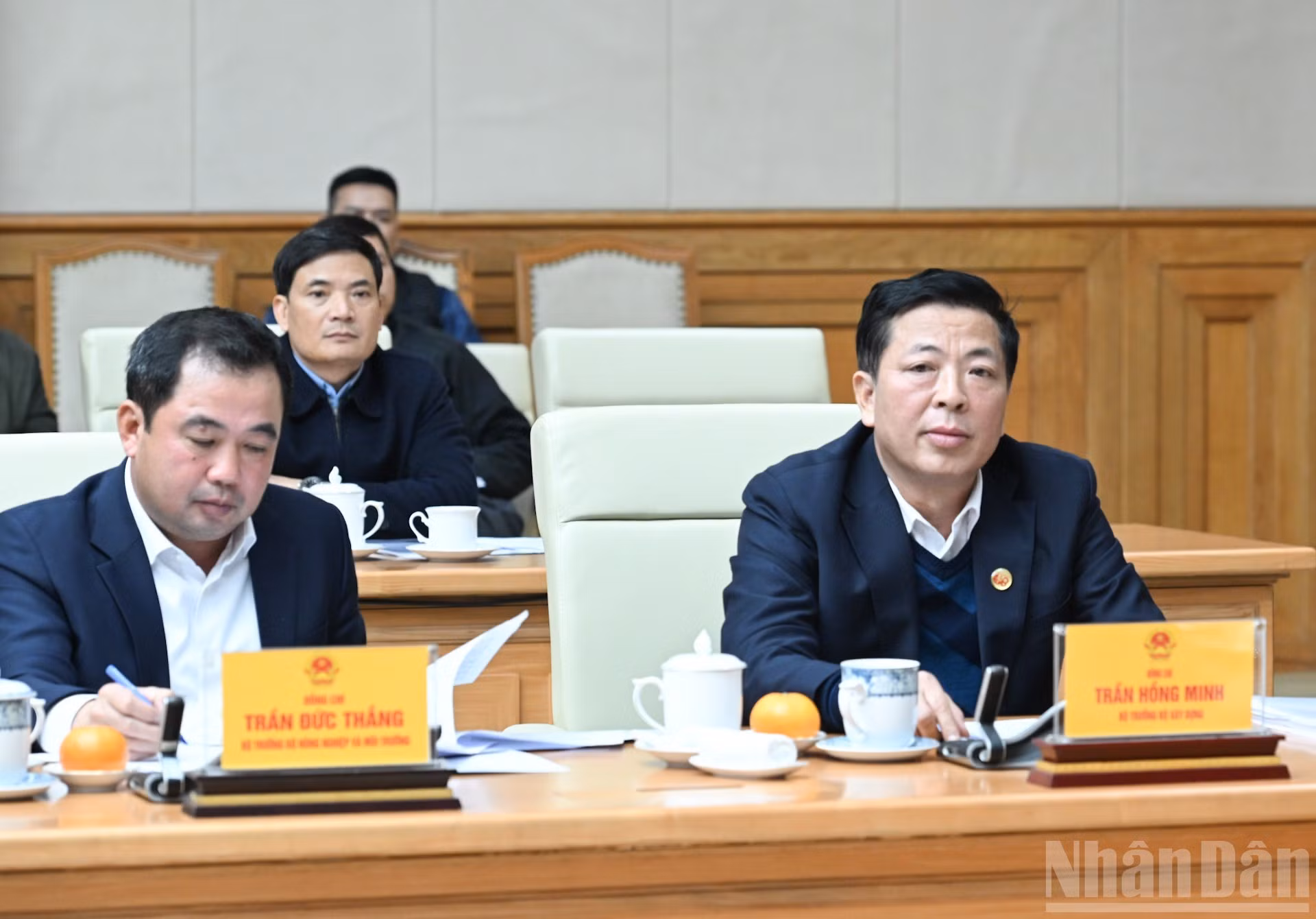 建设部部长陈鸿明在会上发表讲话。