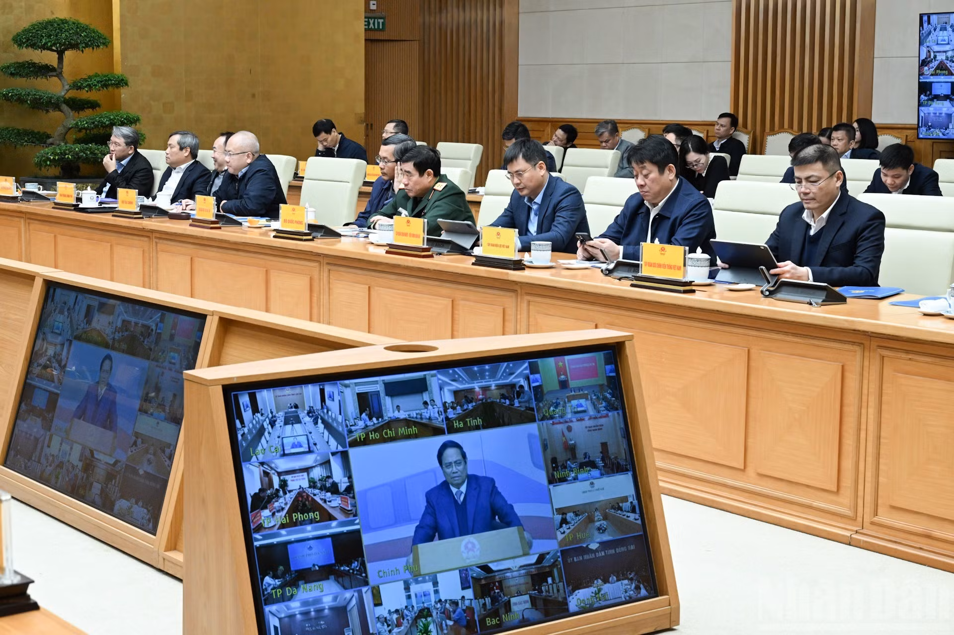 与会代表。