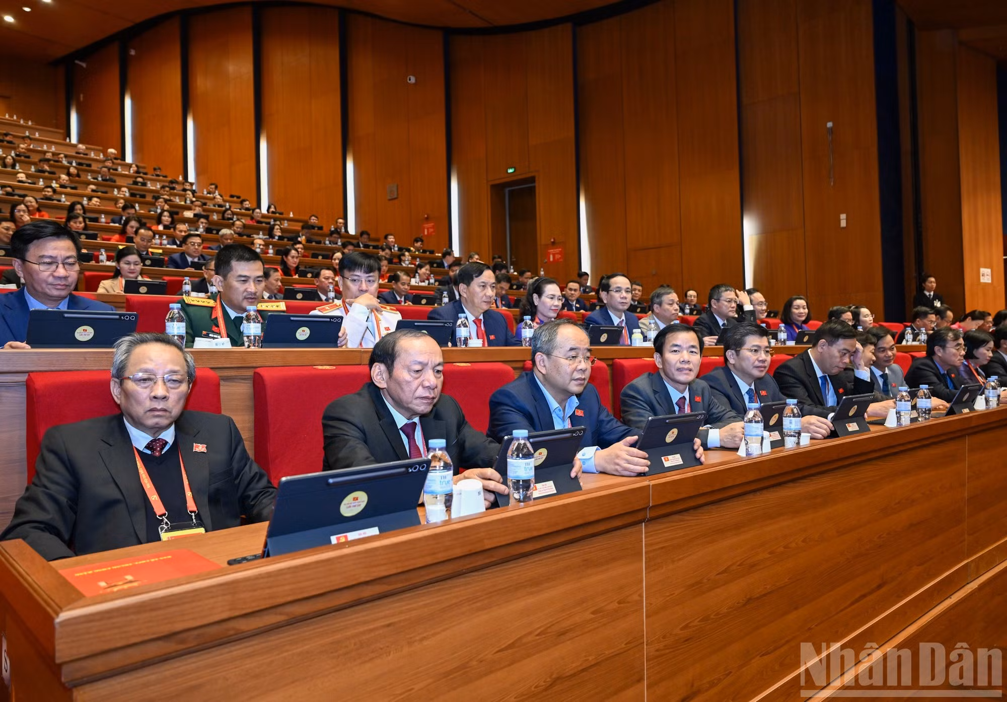 广治省党部代表团。