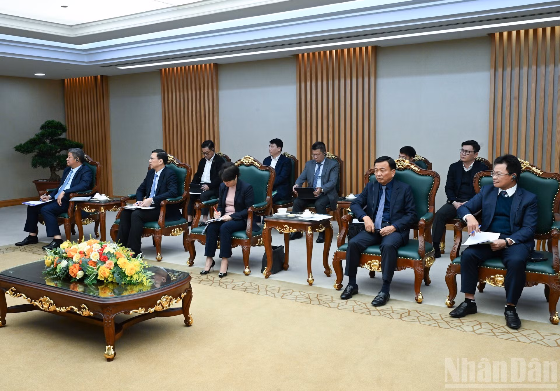 越南各部委、部门、行业领导代表出席活动。