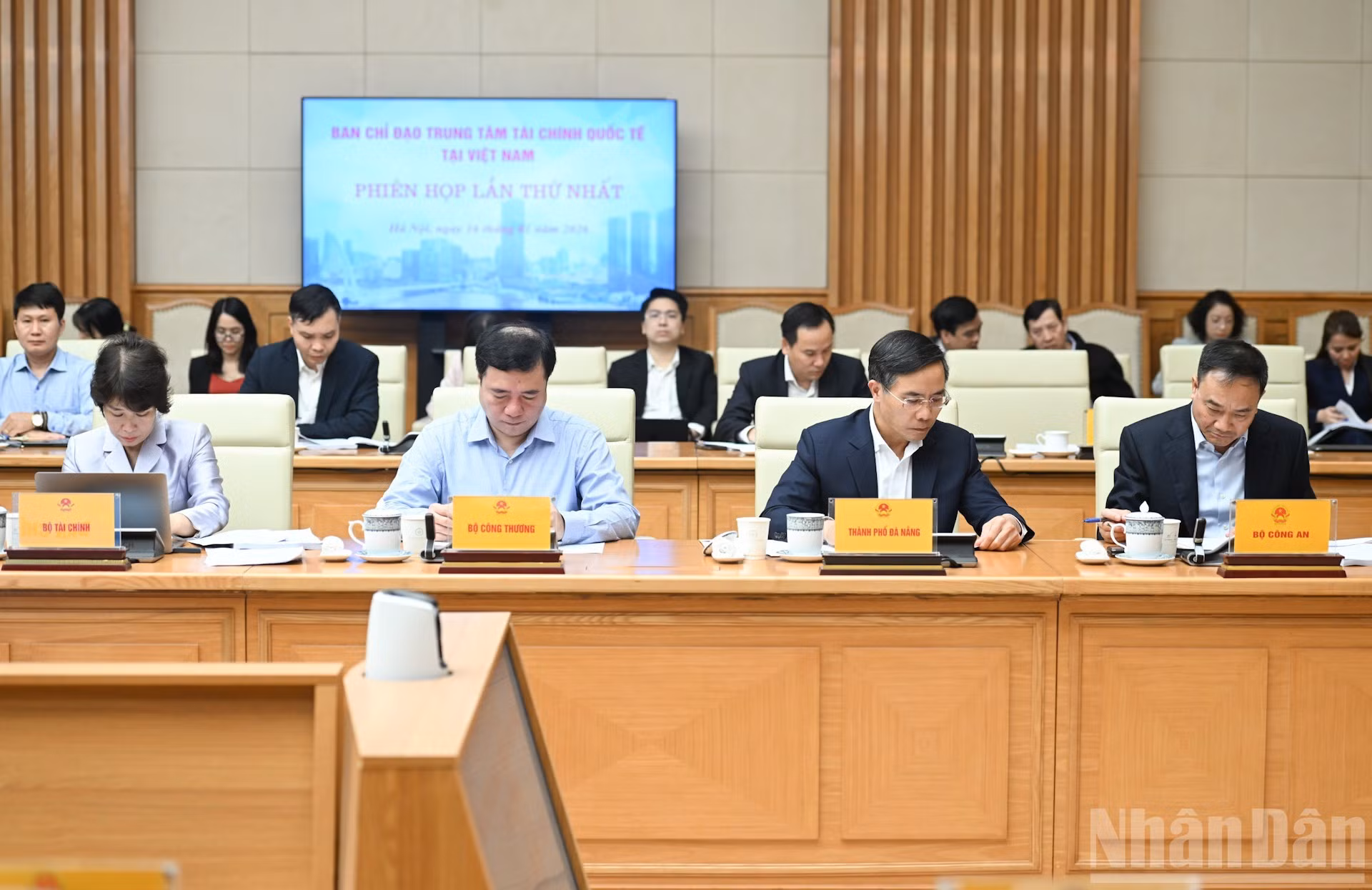 与会代表。