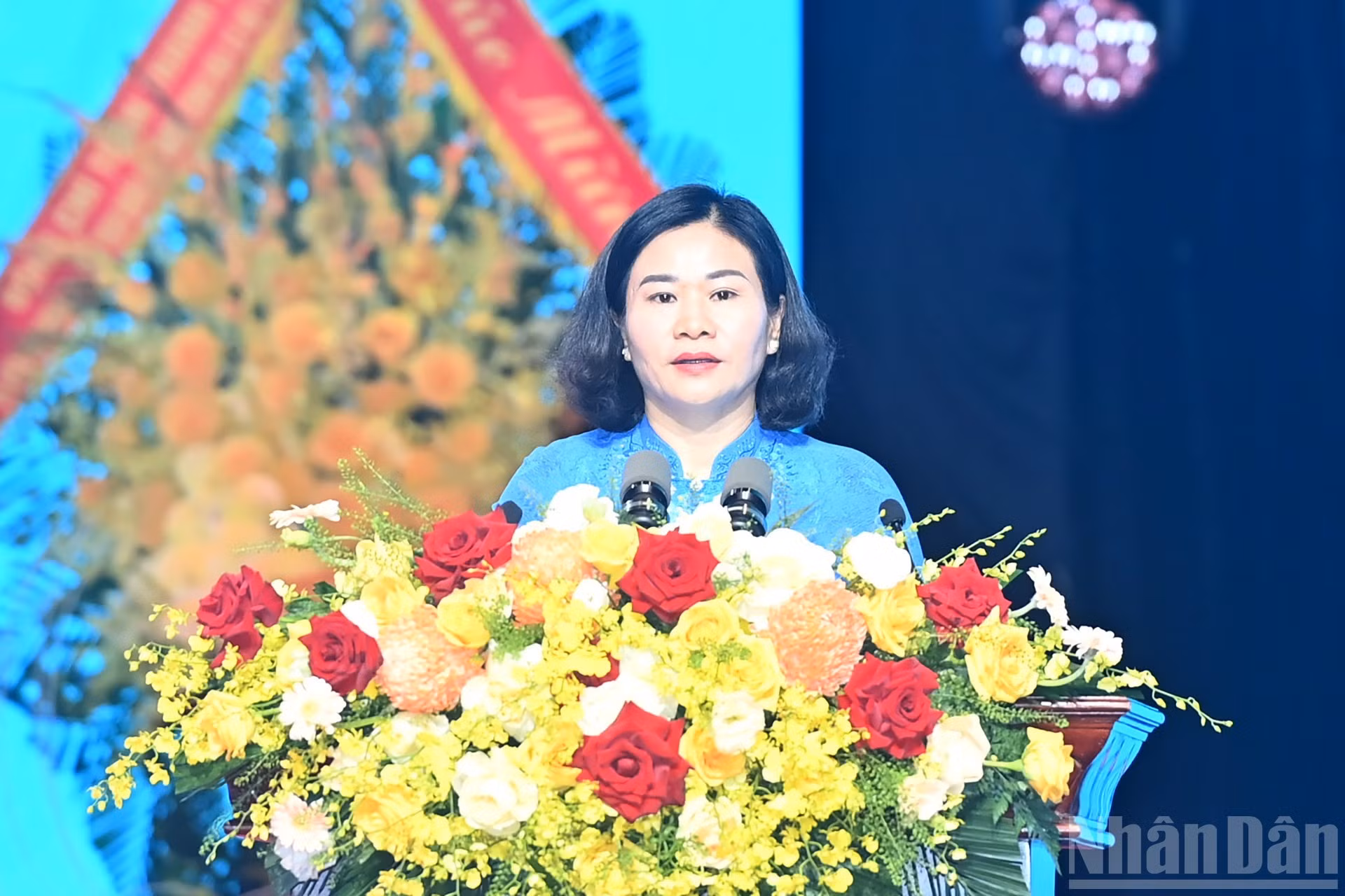 越南妇女联合会主席阮氏线发表讲话。