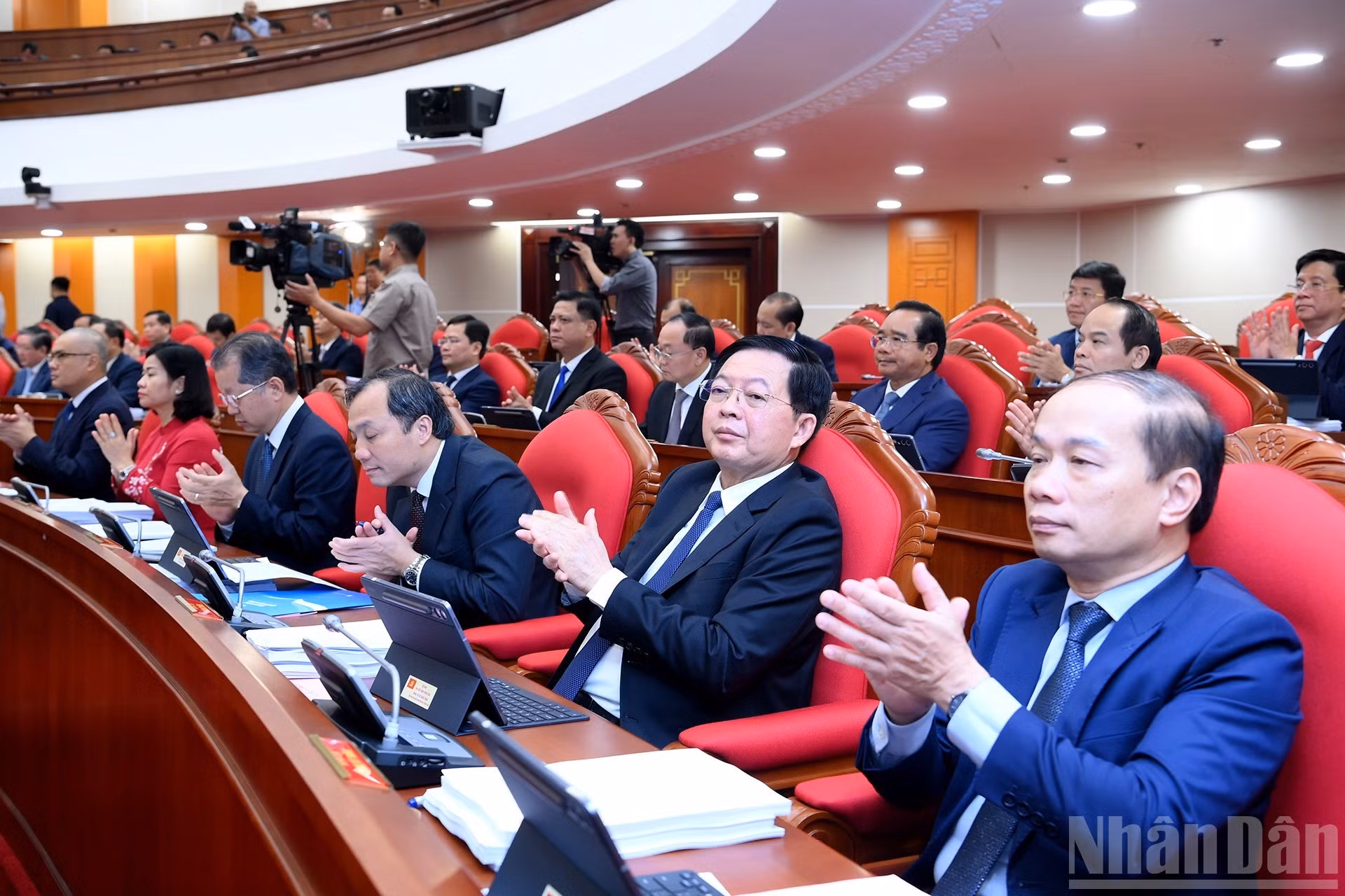 与会代表。