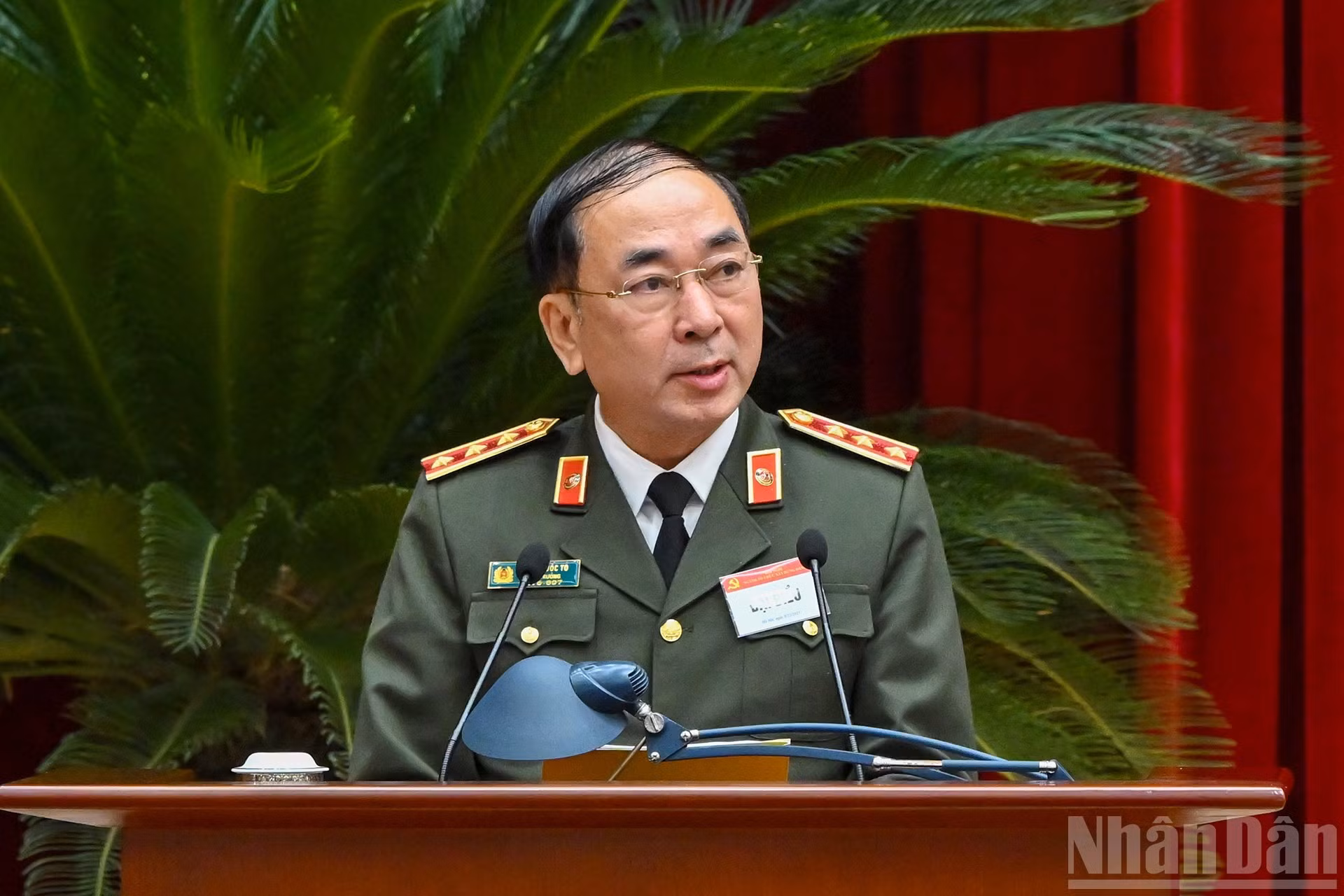 越南公安部副部长陈国祖发表讲话。
