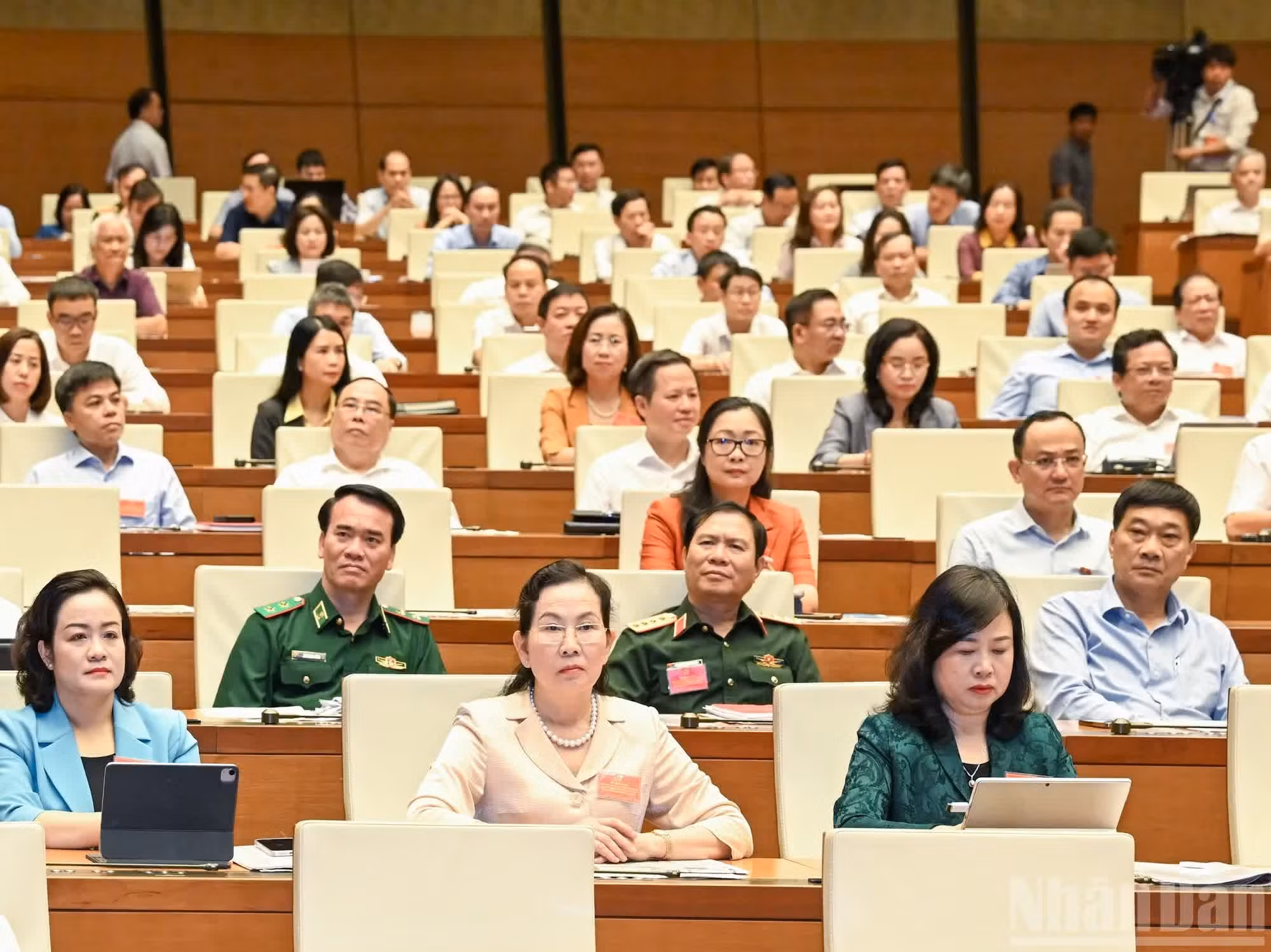 与会代表。