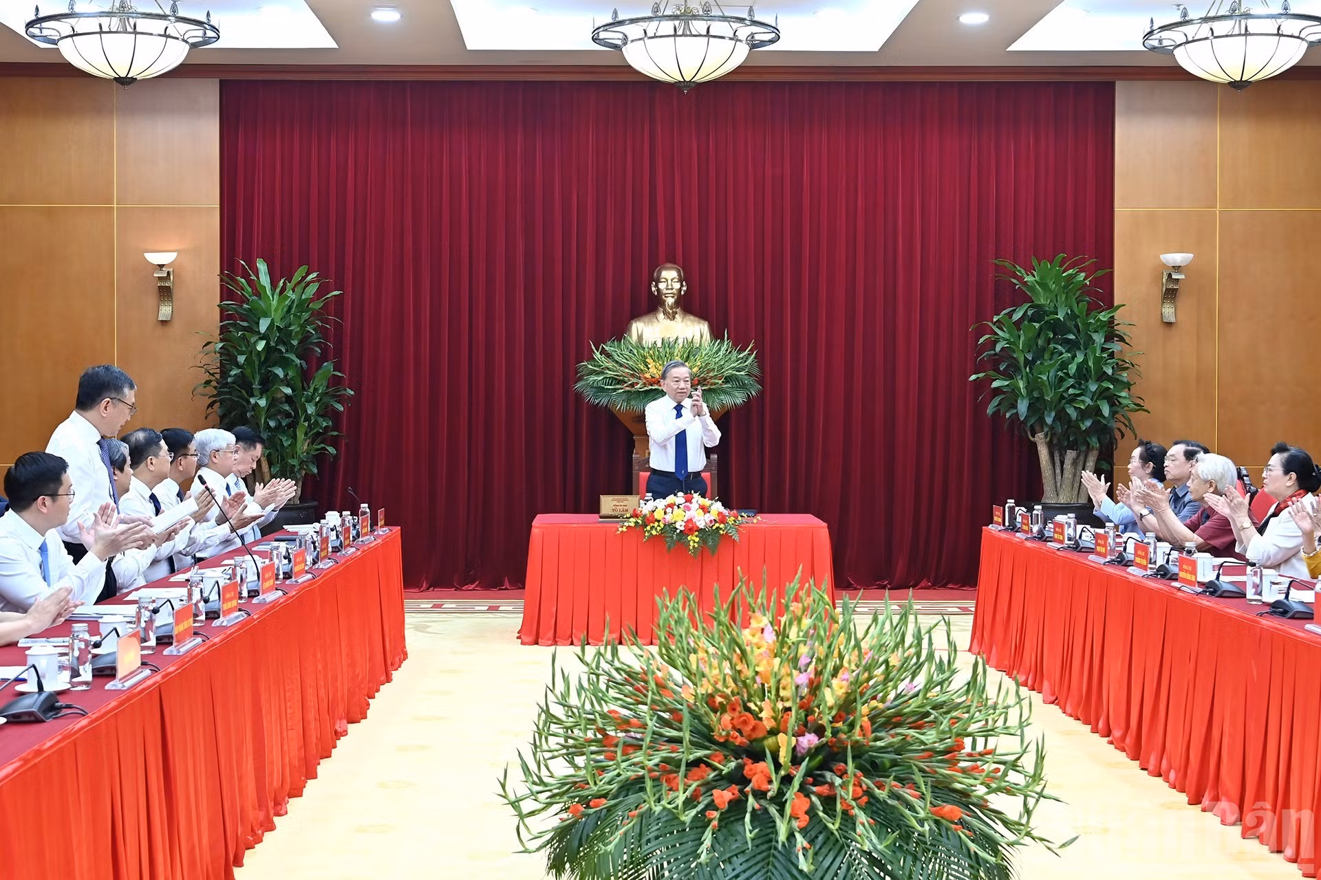 会见场景。